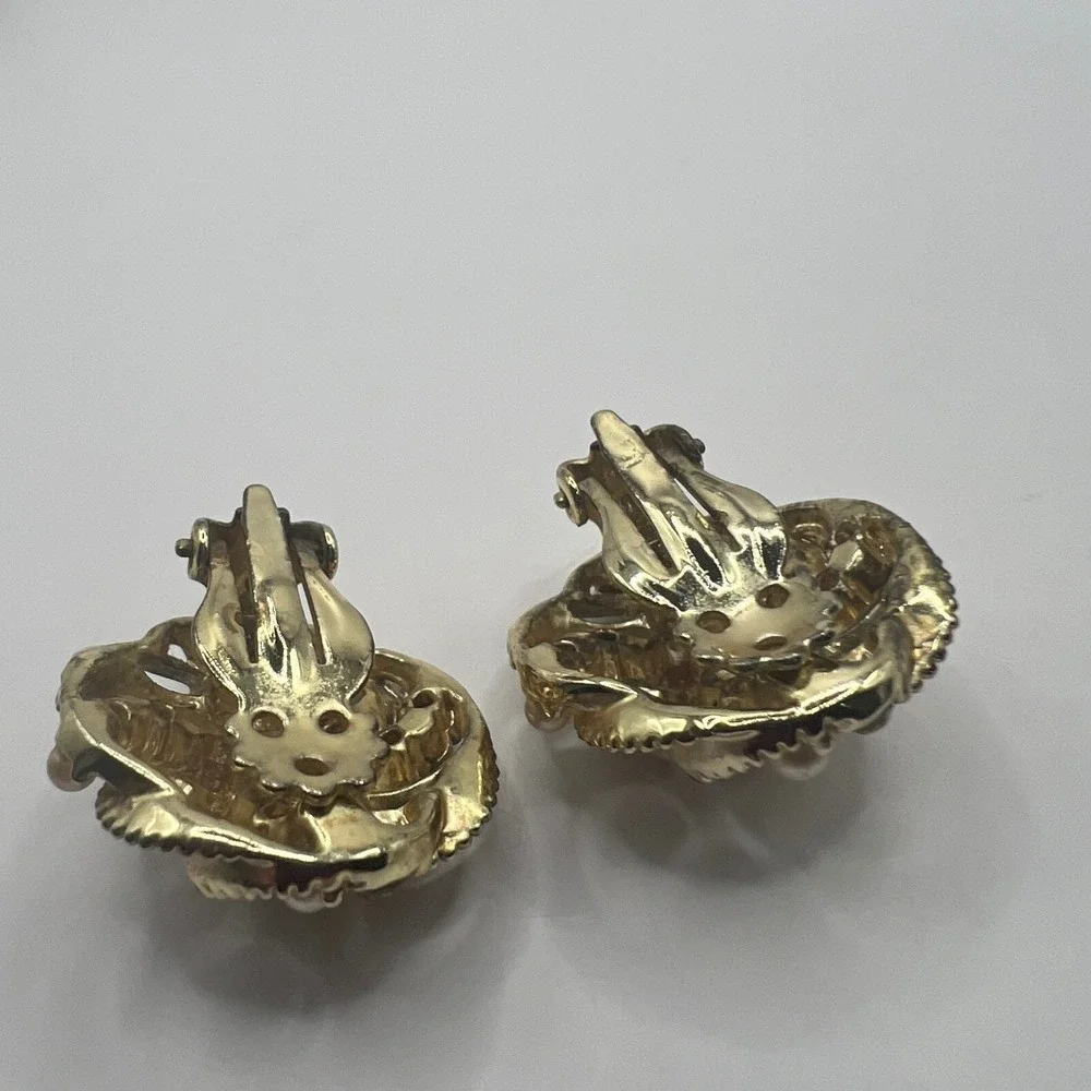 Vintage‎ Clip On Round Earrings Rhinestone and Faux Pearl Gold Tone